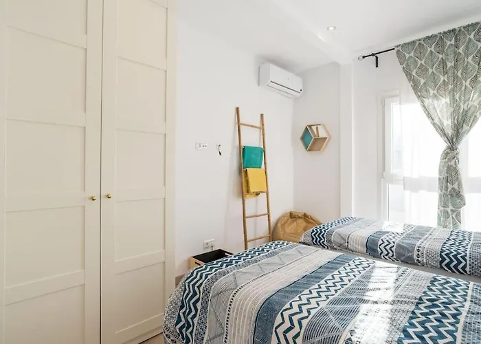 Sea View W/ 2 Rooms, Beach: 1 Minute Torremolinos