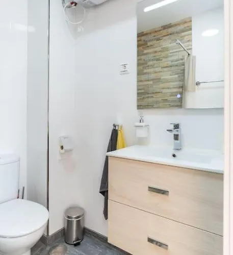 Apartment Sea View W/ 2 Rooms, Beach: 1 Minute *