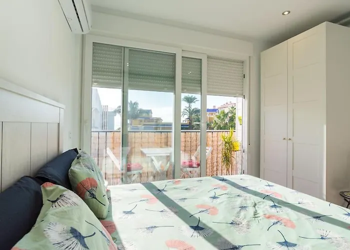 Sea View W/ 2 Rooms, Beach: 1 Minute