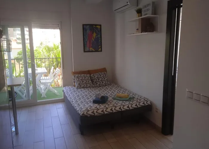Sea View W/ 2 Rooms, Beach: 1 Minute Apartment