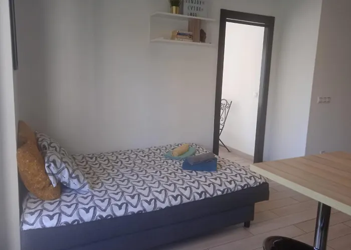 Apartment Sea View W/ 2 Rooms, Beach: 1 Minute Torremolinos