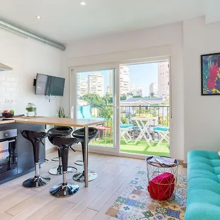 Sea View W/ 2 Rooms, Beach: 1 Minute