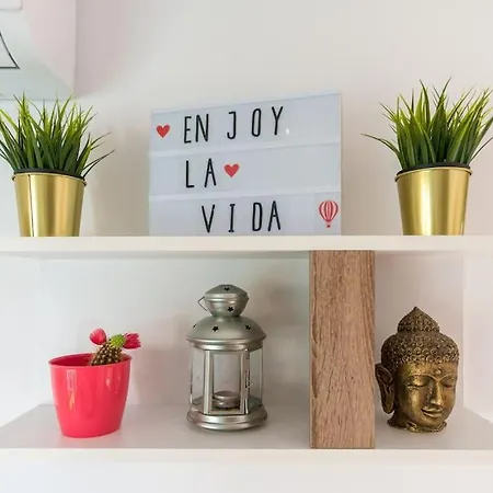 Sea View W/ 2 Rooms, Beach: 1 Minute Lejlighed *