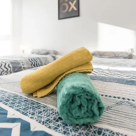 Sea View W/ 2 Rooms, Beach: 1 Minute Lejlighed *